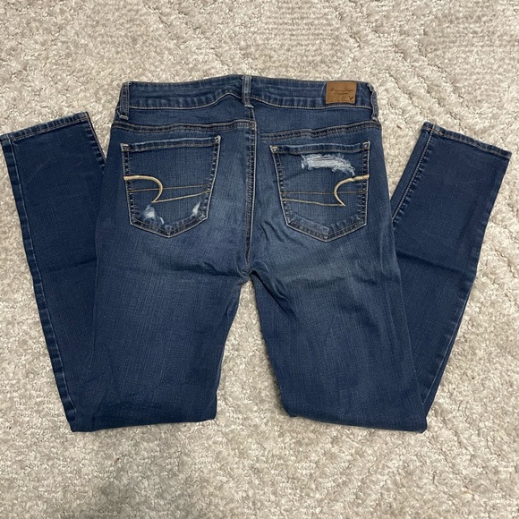 American Eagle Super Stretch Distressed Size 8 - Picture 2 of 3